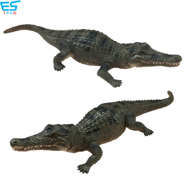 crocodile figurine